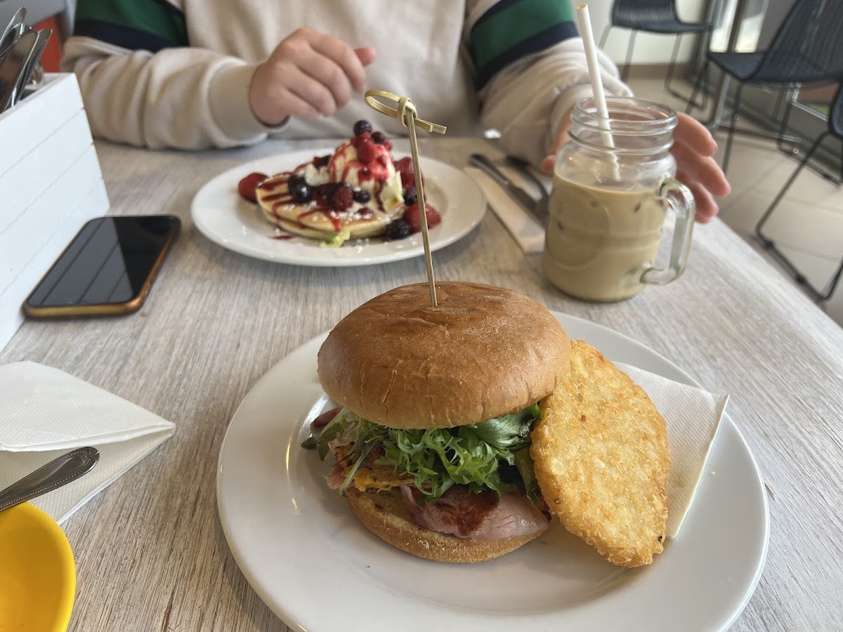 Winkipops Cafe And Bar